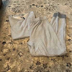 Jaclyn Intimates- size small cozy pjs